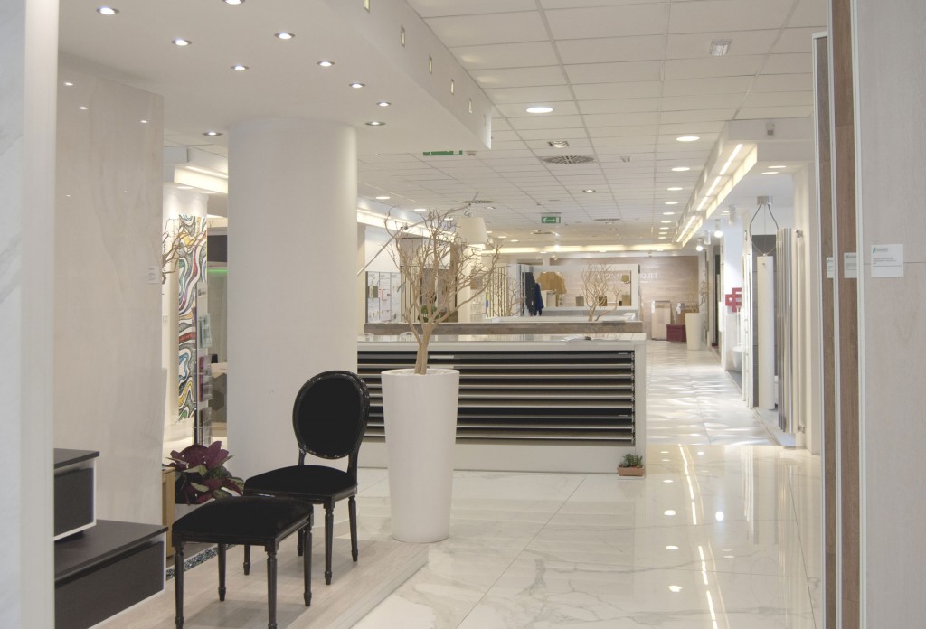 Creating A Classy Bar Cart Showroom di Galli Innocenti